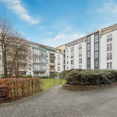 דירה Eindrucksvolle Zwei-zimmer-wohnung Mit Balkon Und Grosser Kueche